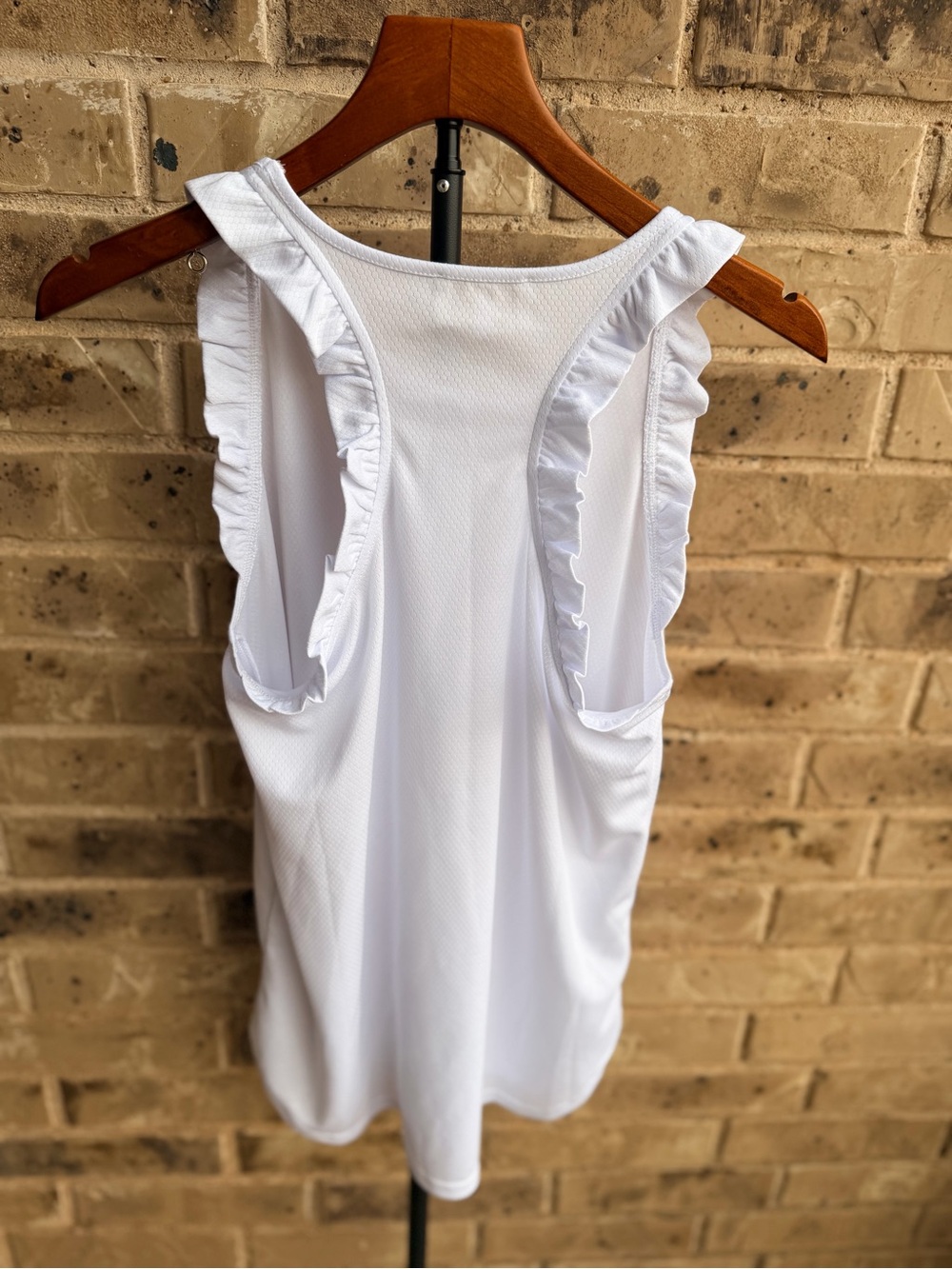 SSYS the label Women’s White Ruffle Racerback Active Tank Top Size XS - Picture 6 of 10
